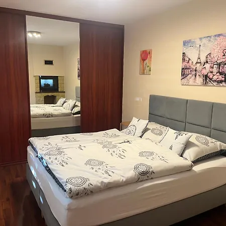 Plaza Z 2 Sypialniami I Salonem - 150 M Od Morza Apartment *